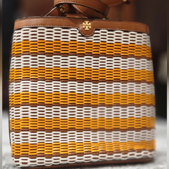 AUTH Tory Burch woven orange tan Crossbody Bucket vacation bag - Picture 7 of 10